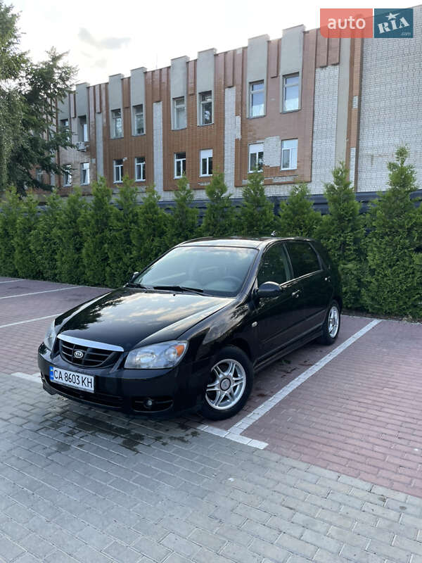 Kia Cerato (2005)