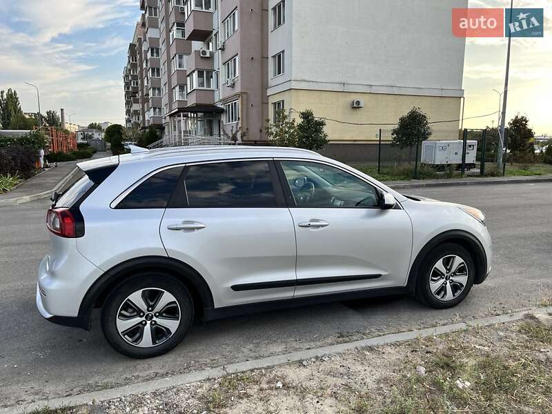 Kia Niro (2017)