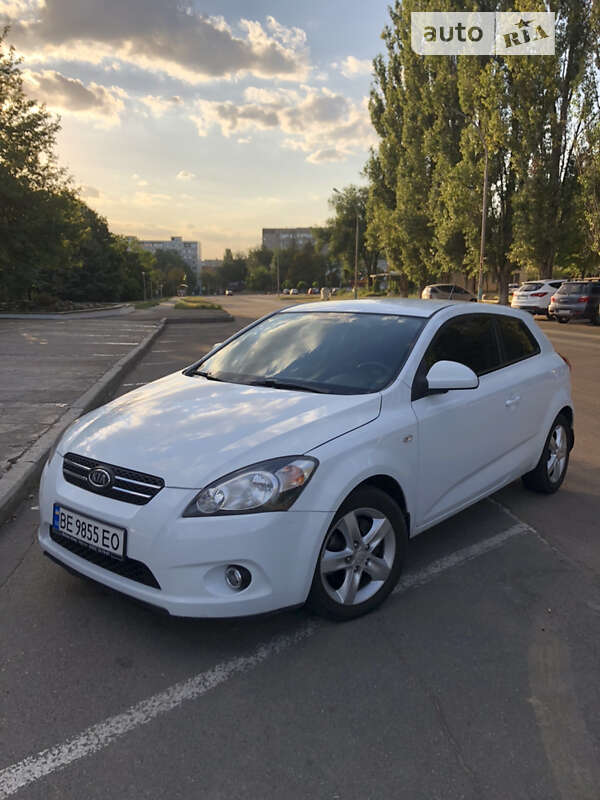 Kia Ceed (2008)
