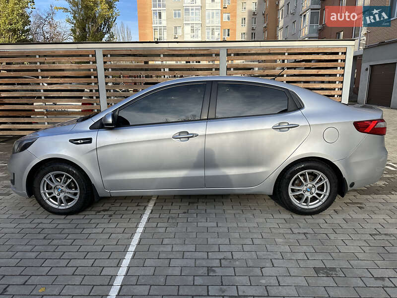 Kia Rio (2012)