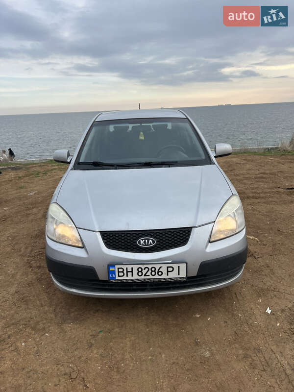 Kia Rio (2006)