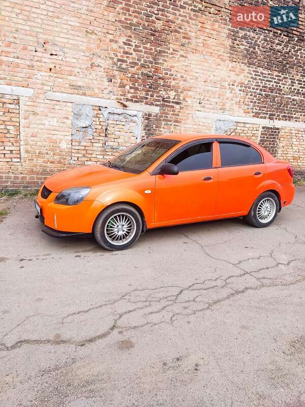 Kia Rio (2006)
