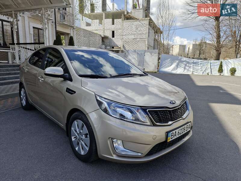 Kia Rio (2013)