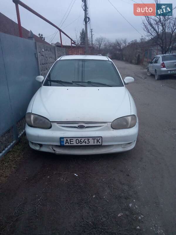 Kia Sephia (2001)