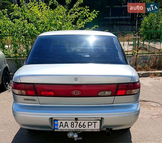 Kia Sephia (1996)
