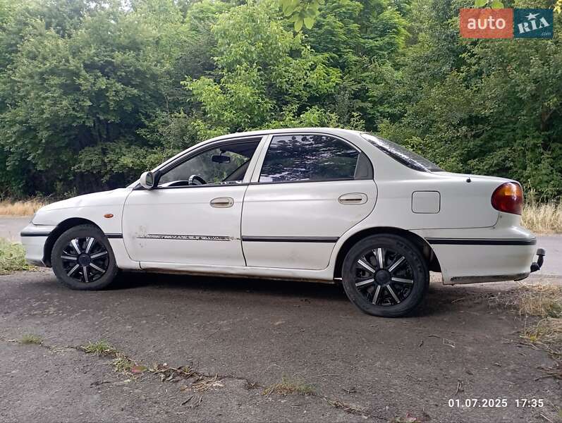 Kia Sephia (2000)