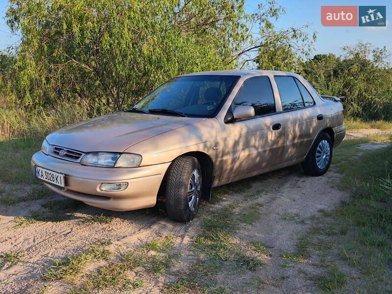 Kia Sephia (1996)
