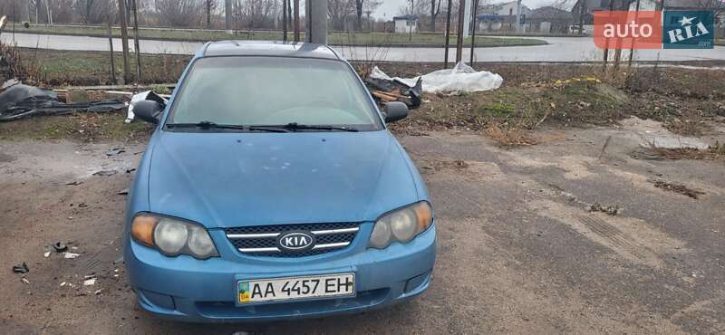Kia Shuma (2003)