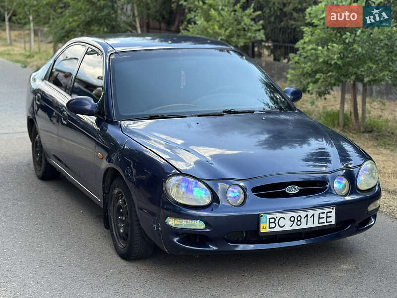 Kia Shuma (1997)