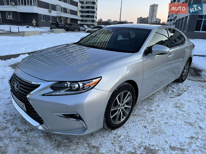 Lexus Es (2017)
