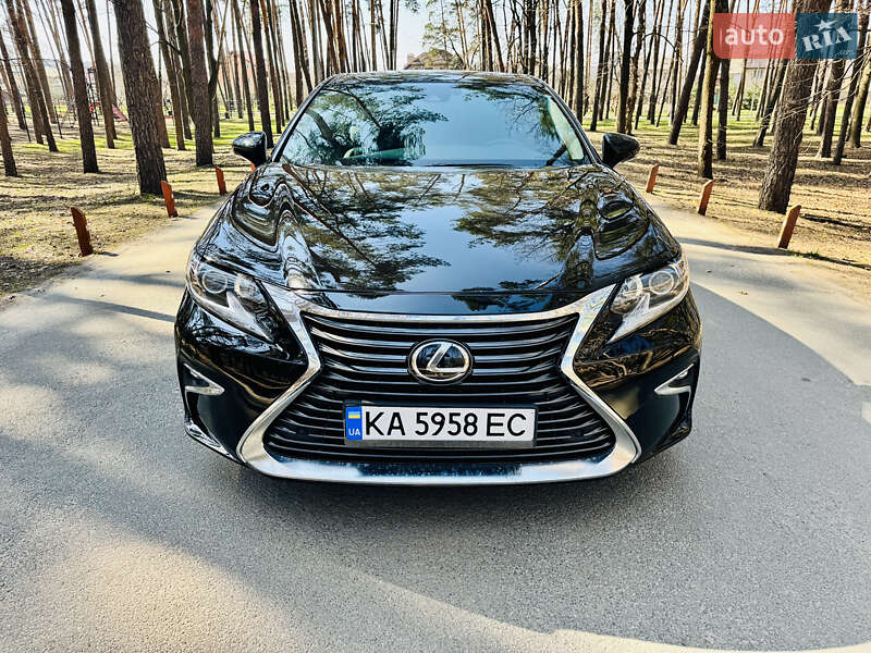 Lexus Es (2018)