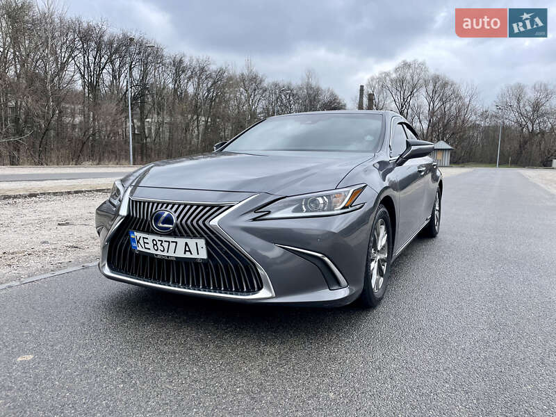 Lexus Es (2021)