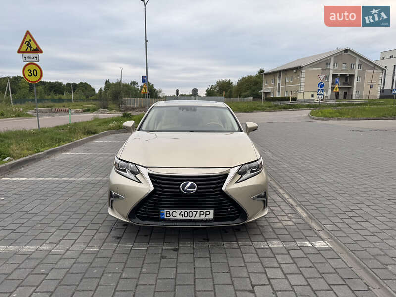 Lexus Es (2013)
