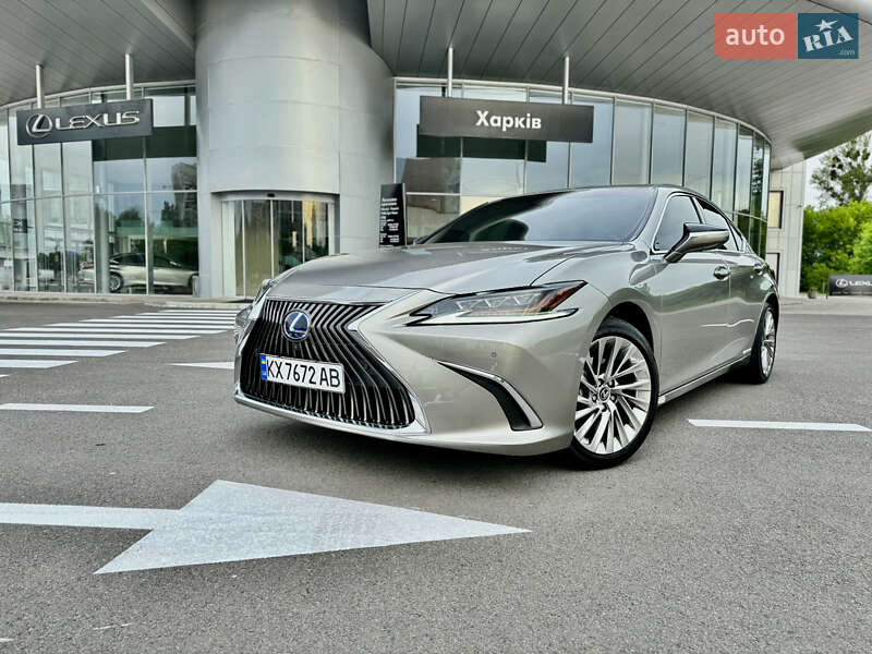 Lexus Es (2021)