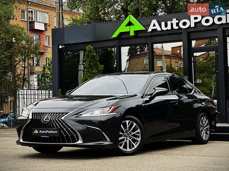 Lexus Es (2021)