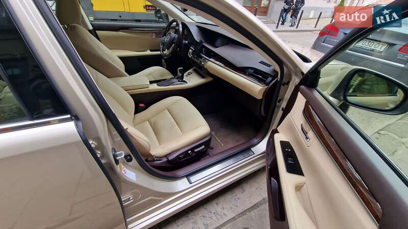 Lexus Es (2015)