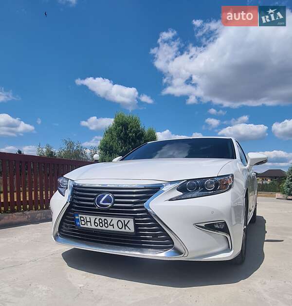 Lexus Es (2017)