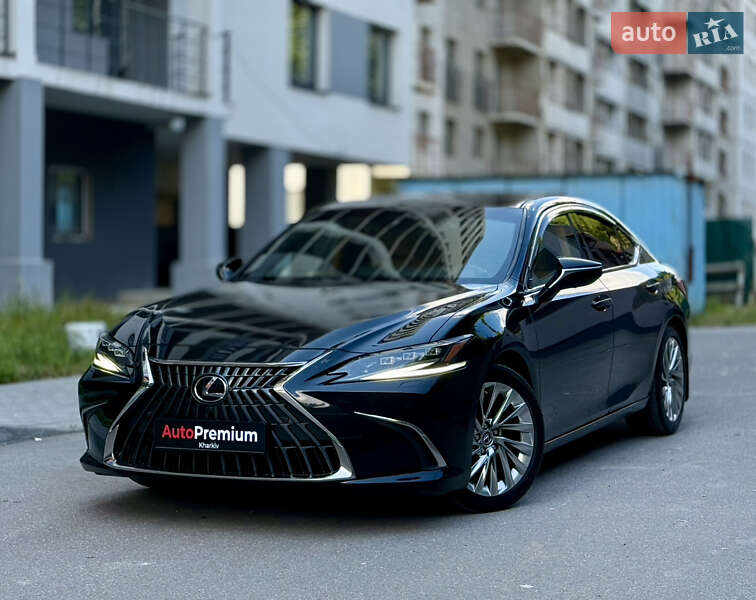 Lexus Es (2022)