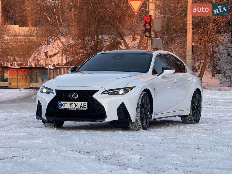 Lexus Is (2021)