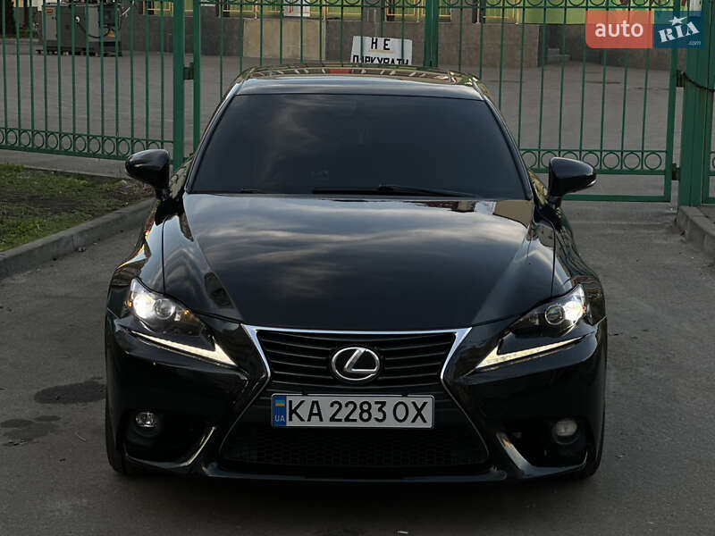 Lexus Is (2014)