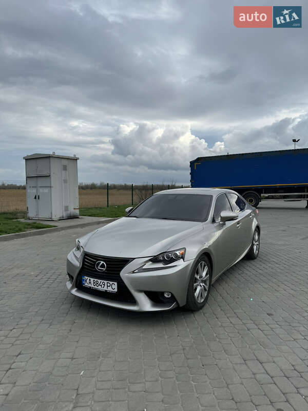Lexus Is (2015)