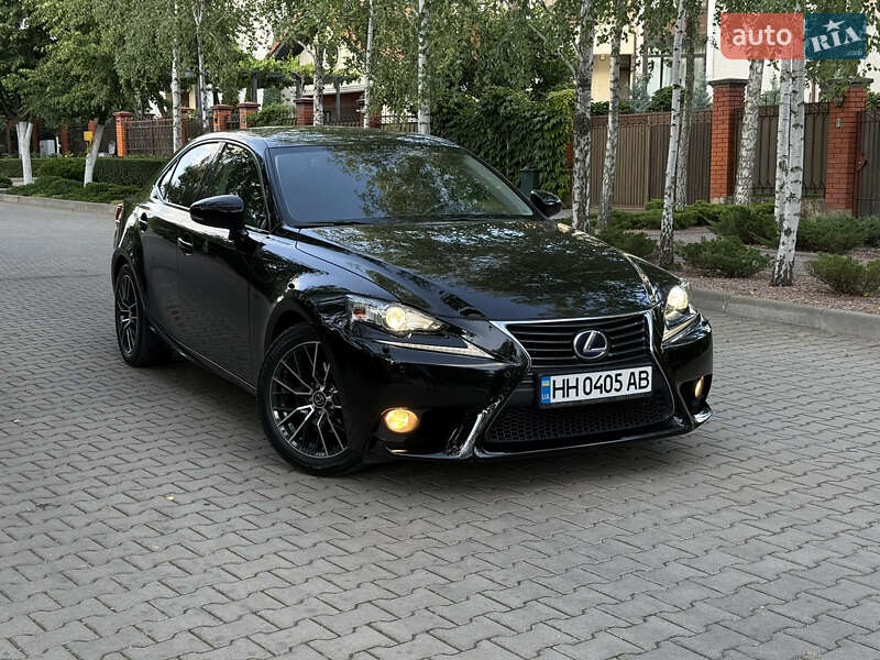 Lexus Is (2014)