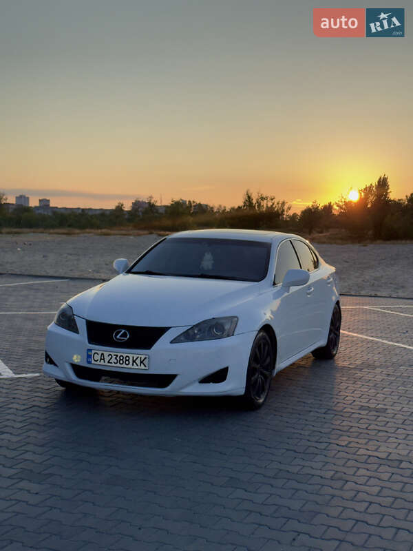 Lexus Is (2005)
