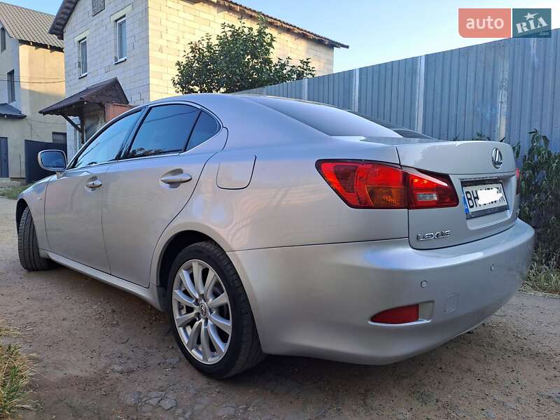 Lexus Is (2005)