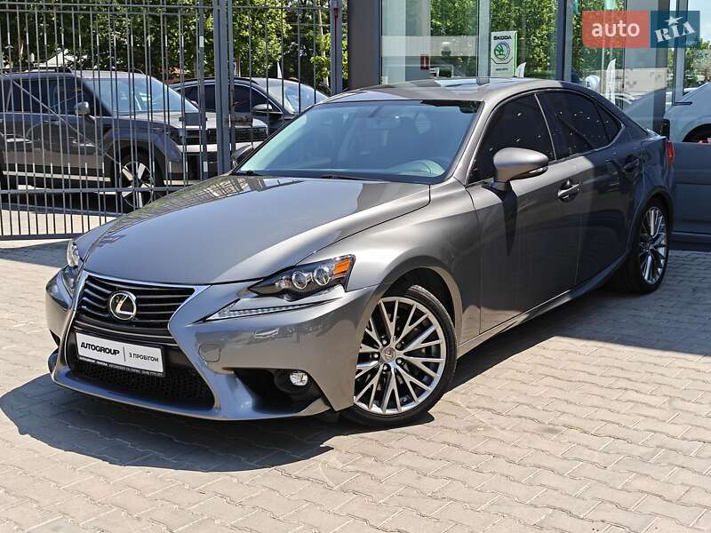 Lexus Is (2016)