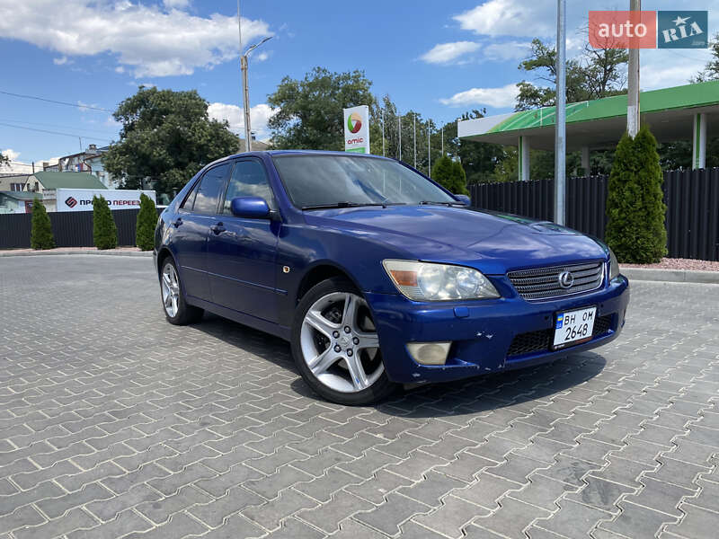 Lexus Is (1999)