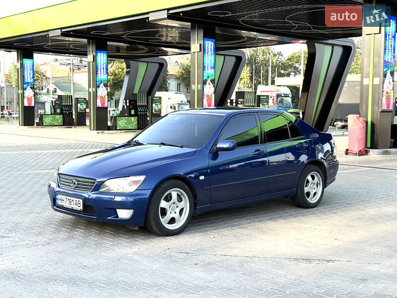 Lexus Is (1999)