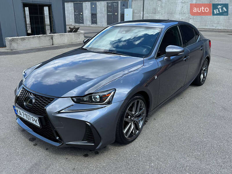 Lexus Is (2020)