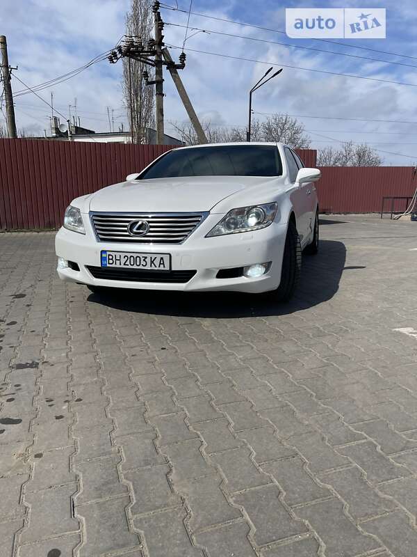 Lexus Ls (2010)