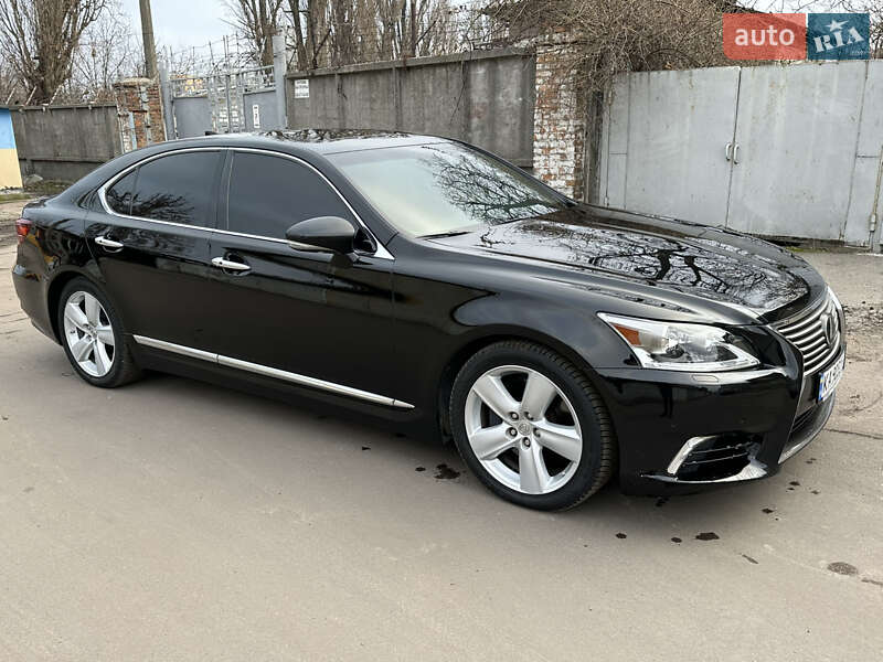 Lexus Ls (2014)