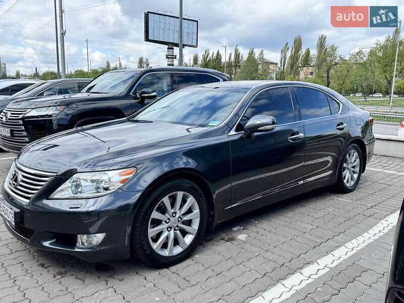 Lexus Ls (2010)