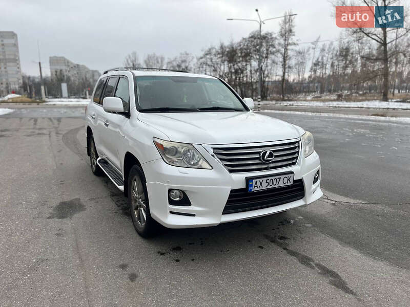 Lexus Lx (2011)