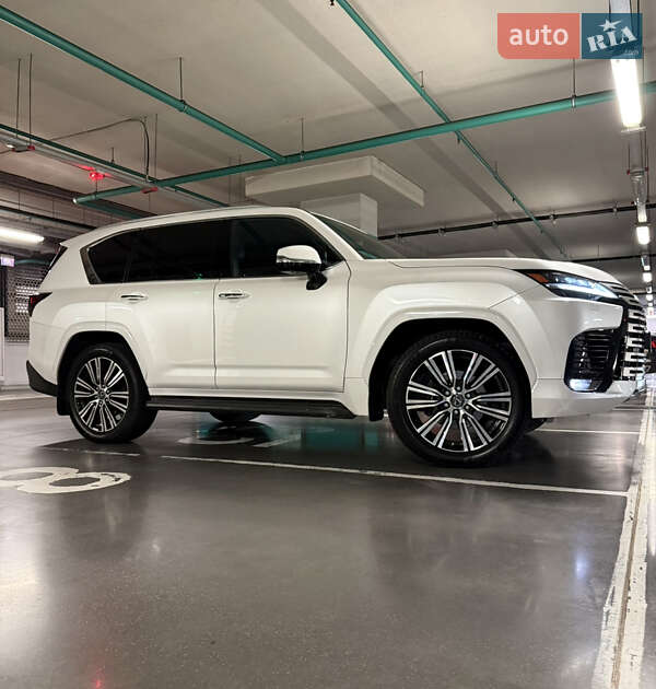 Lexus Lx (2022)