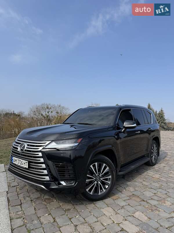 Lexus Lx (2023)