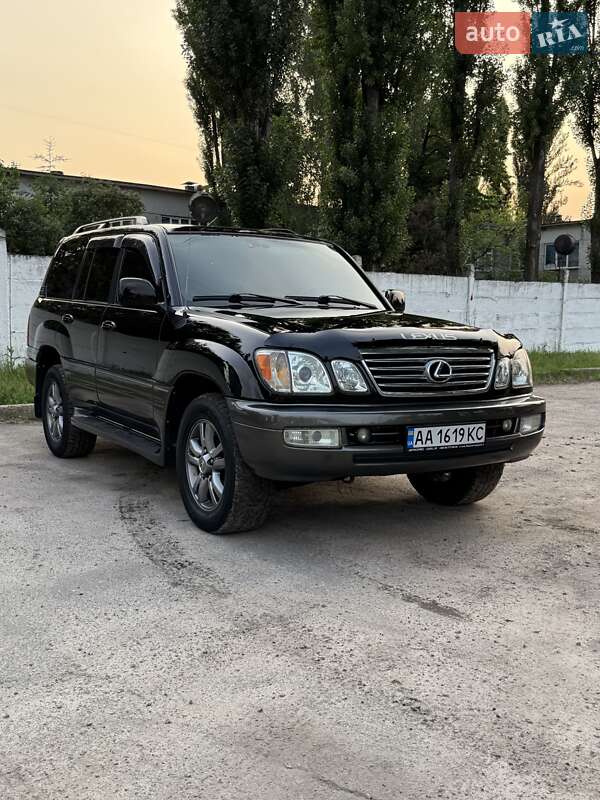 Lexus Lx (2004)