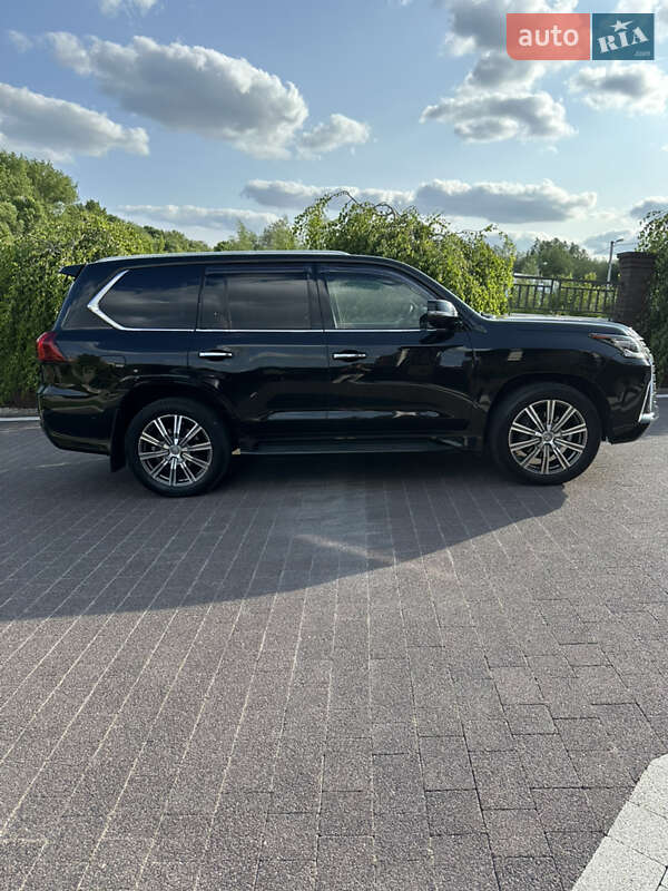 Lexus Lx (2017)