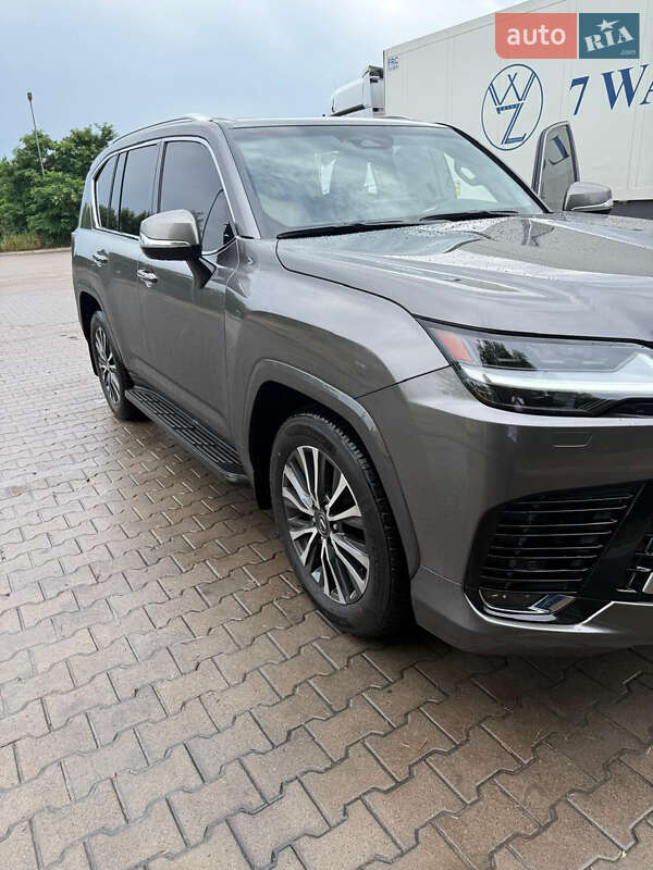 Lexus Lx (2025)