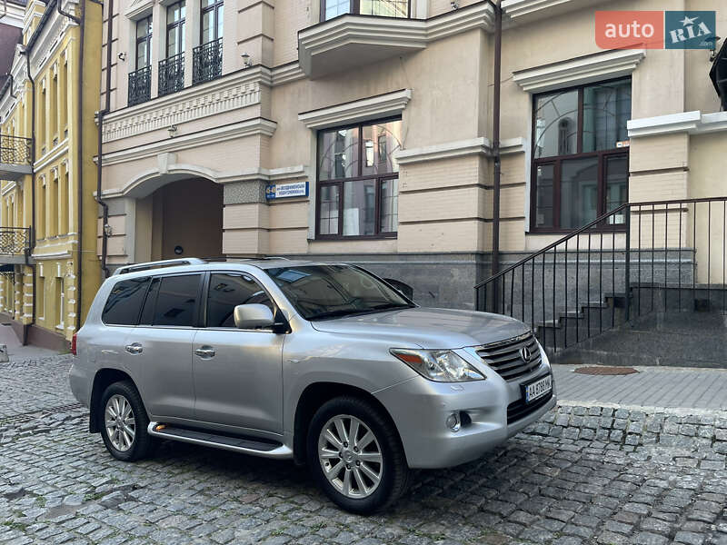 Lexus Lx (2011)