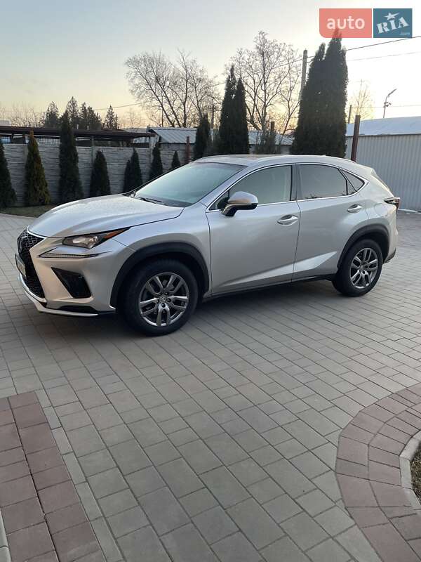 Lexus Nx (2016)