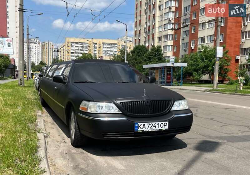 Lincoln Town car (2003)