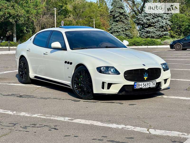 Maserati Quattroporte (2011)
