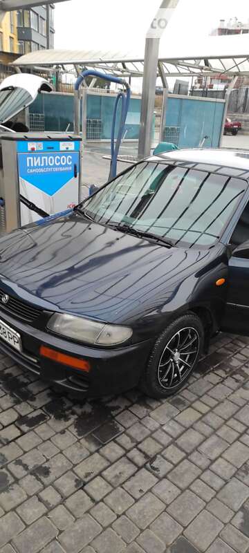 Mazda 323 (1995)