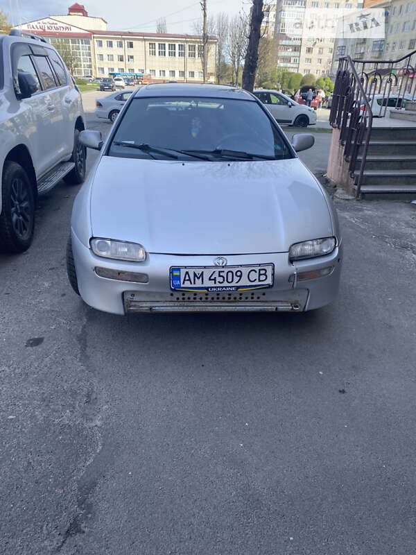 Mazda 323 (1996)