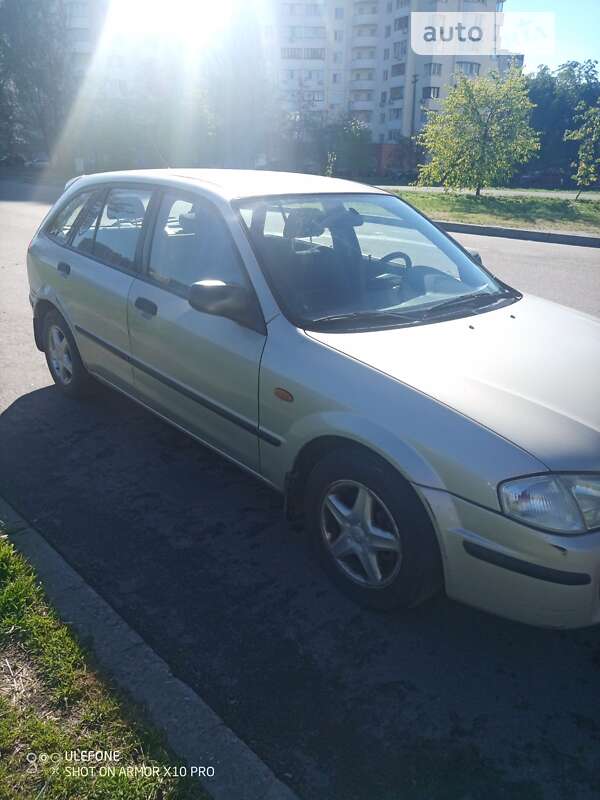 Mazda 323 (1998)