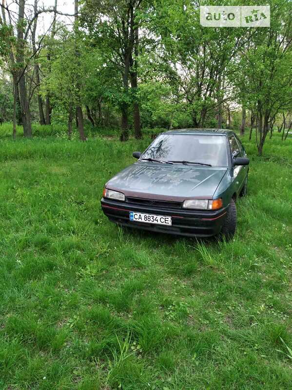 Mazda 323 (1993)