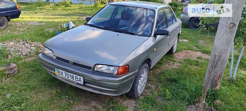 Mazda 323 (1992)